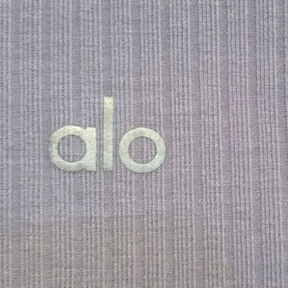 Alo Yoga Ribbed Sea Coast Cropped Short Sleeve Tee